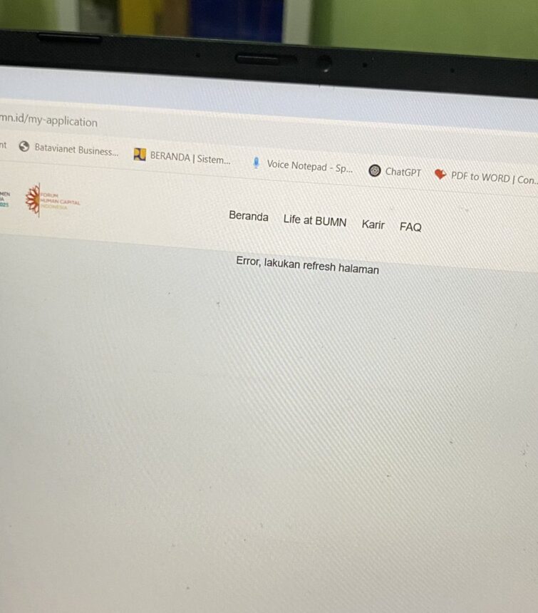 Laman salah satu peserta Tes Online Rekrutmen Bersama BUMN 2025 tidak bisa terakses / Foto : X