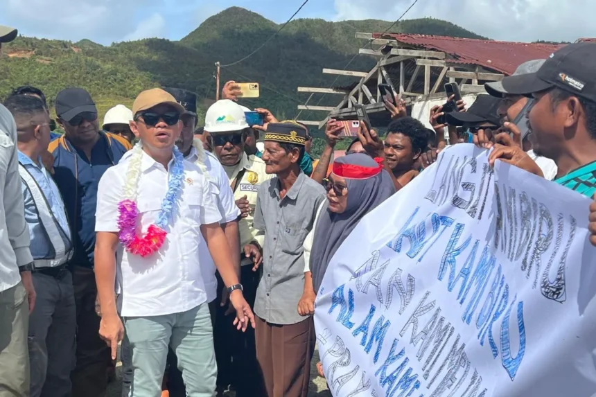 Menteri ESDM Bahlil Lahadalia ketika meninjau penambangan nikel di Papua / Foto : capture ANTARA
