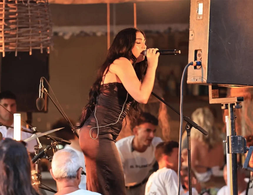 Penampilan Lourdes di Ibiza / Foto : capture PEOPLE