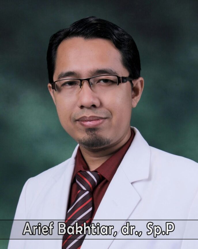 dr. Arief Bachtiar, Sp.P / Foto : FK UNAIR