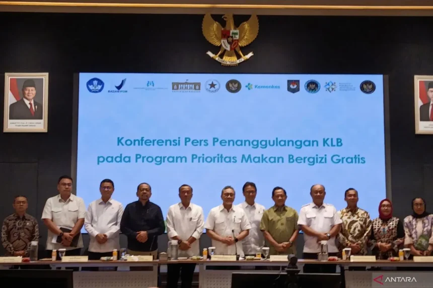 Sejumlah menteri hadir rapat koordinasi KLB keracunan Makan Bergizi Gratis / Foto: courtesy ANTARA