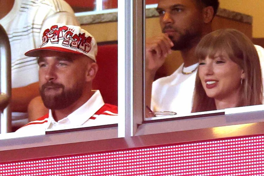 Penampilan Travis Kelce dan Taylor Swift di publik bulan Agustus 2025 lalu/ Foto: Capture PEOPLE