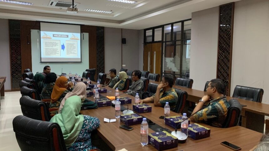 Narasumber bapak Yudha Popiyanto, S.Pd.,M.Pd menyampaikan materi/ Foto: Dok Aktual