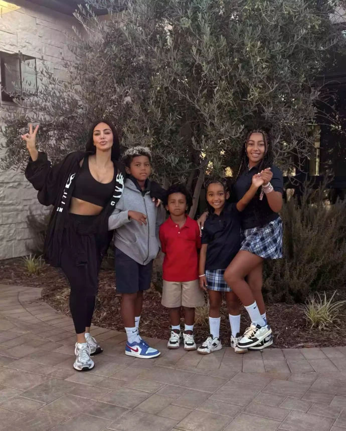 Kim Kadarshian foto bersama anak-anaknya/ Foto: instagram