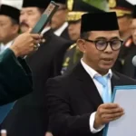 Nuzran Joher saat dilantik sebagai Ketua Ombudsman RI/ Foto: Setpres