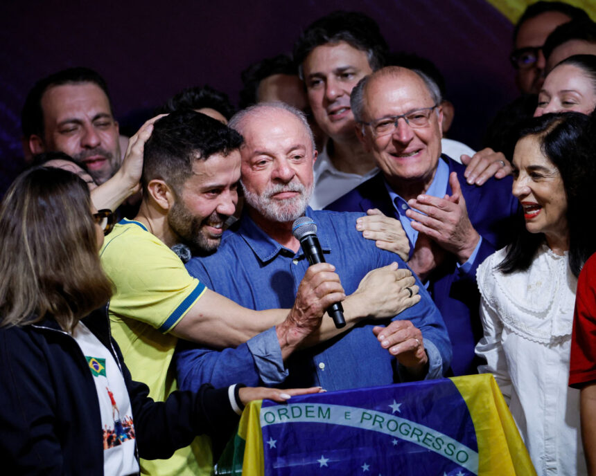 Presiden Brasil Luiz Inácio Lula da Silva berbicara setelah memenangkan pemilihan presiden putaran kedua, di Sao Paulo, Brasil/ Foto: Reuters