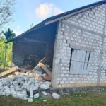 Salah satu rumah yang rusak akibat gempa di Sumba Barat Daya/ Foto: capture ANTARA