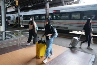 Penumpang yang menggunakan jasa KAI/ Foto : Capture ANTARA