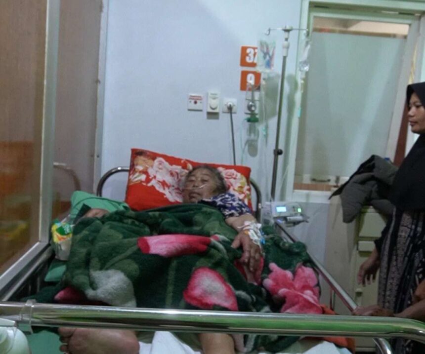 Mbok Yem menjalani perawatan di rumah sakit di Ponorogo/ Foto : capture tiktok