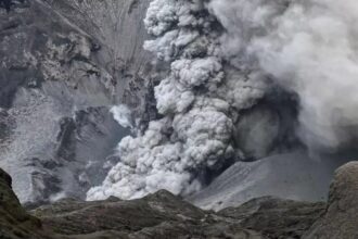 Aktifitas kawah Gunung Dukono / Foto : IG