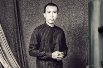 Tampilan rambut cepak membuat dr.Tirta mirip tokoh Mandarin IP Man/ Foto : X