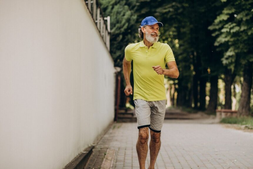 Joging rutin bisa meningkatkan kebahagiaan. / Foto : Freepik