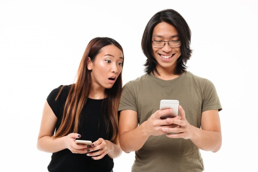 Orang yang mengirim pesan dengan tata bahasa yang baik memiliki kepribadian yang detail / Foto : Freepik