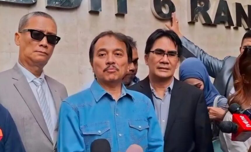 Roy Suryo usai menjalani pemeriksaan di Polda Metro Jaya / Foto : capture ANTARA