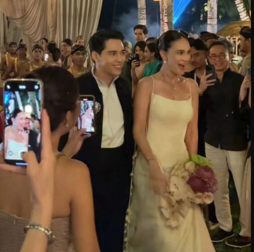 Luna Maya tidak menyangkap bisa menikah di usia 40 tahun / Foto : X