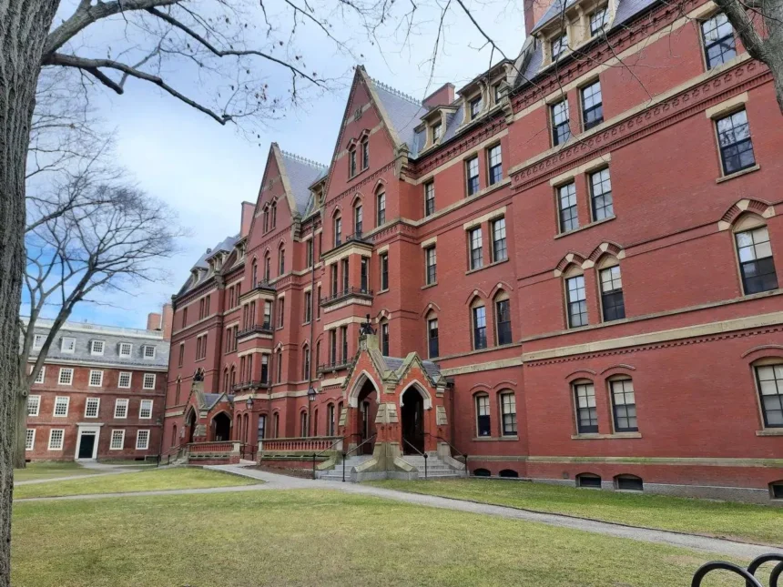Universitas Harvard salah satu kampus favorit warga luar Amerika Serikat / Foto : Ist