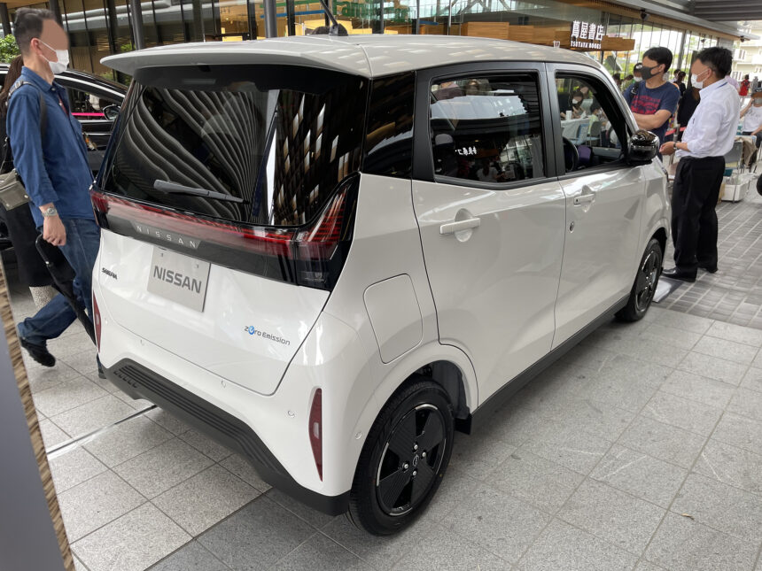 Salah satu produk kendaraan listrik yang diproduksi oleh Nissan / Foto : Wikipedia