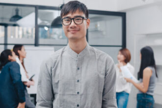 Orang yang memiliki IQ tinggi cenderung memiih percakapan produktif / Foto : Freepik