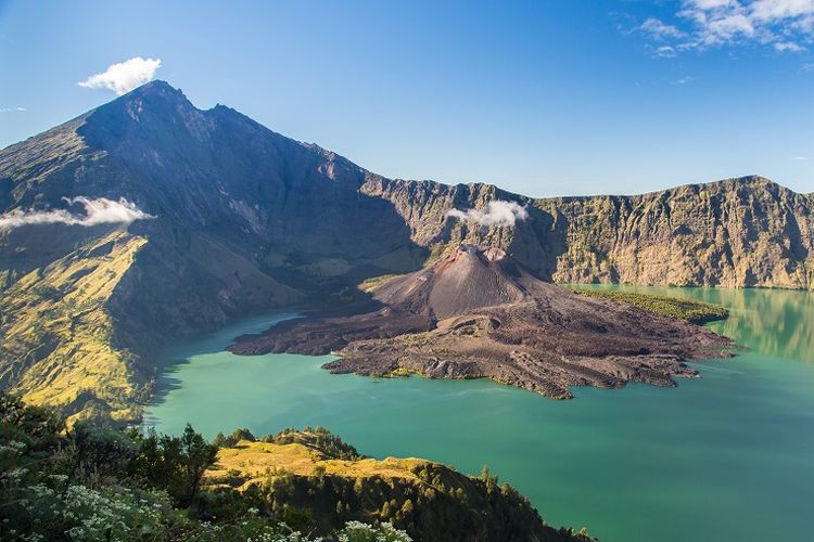 Gunung Rinjani jadi percontohan zero waste taman nasional di Indonesia / Foto : Shutterstock