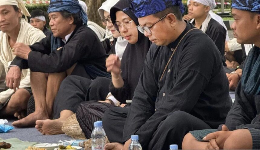 Gubernur Banten Andra Soni ketika mengikuti acara Seba 2025 dengan warga Badui / Foto : capture ANTARA