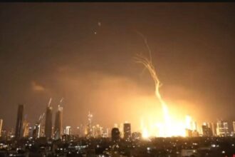 Suasana penyerangan balik oleh Iran ke wilayah Tel Aviv, Israel / Foto : X