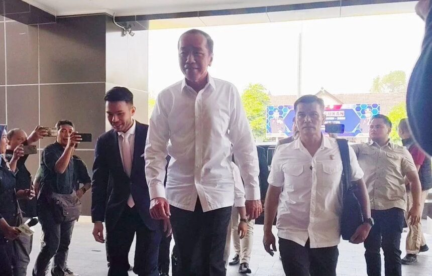 Joko Widodo ketika mendatangi Polres Solo / Foto : capture ANTARA