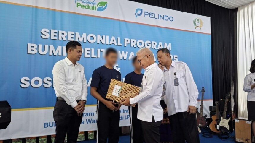 Seremoni pemberian remisi kepada anak binaan oleh Kementrian Imigrasi dan Pemasyarakatan / Foto : kementrian Imigrasi dan Pemasyarakatan