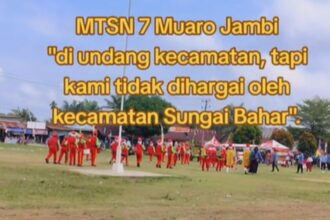 Tangkapan layar penampilan drumband MTsN 7 Muaro Jambi di TikTok / Foto: Tiktok