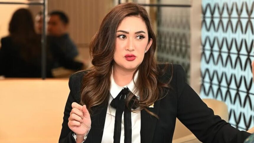 Nafa Urbach / Foto : IG