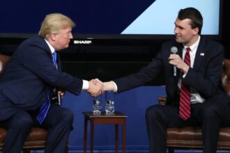 Charlie Kirk saat bersama Presiden Donald Trump / Foto : X