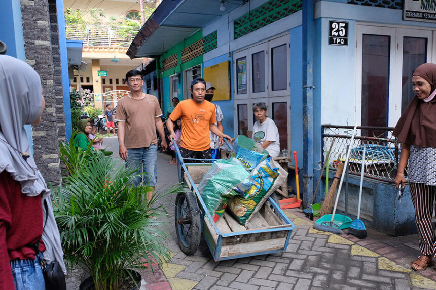Salah satu kegiatan masyarakat Kota Surabaya / Foto : Pemkot Surabaya