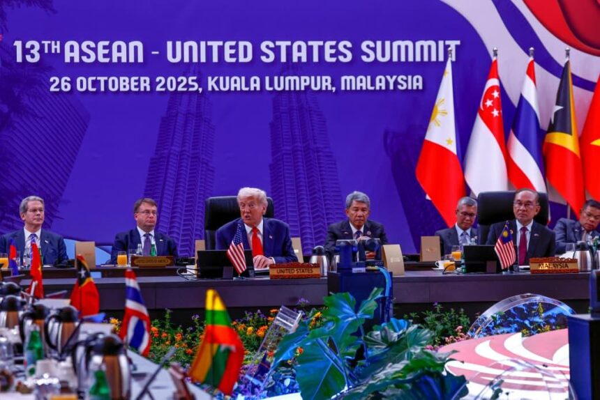 Presiden AS Donald Trump saat hadir dalam KTT ke 13 ASEAN / Foto: Setneg