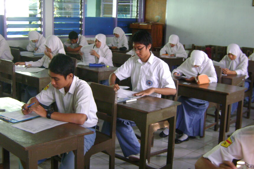 Ilustrasi siswa ujian/ Foto: wikipedia