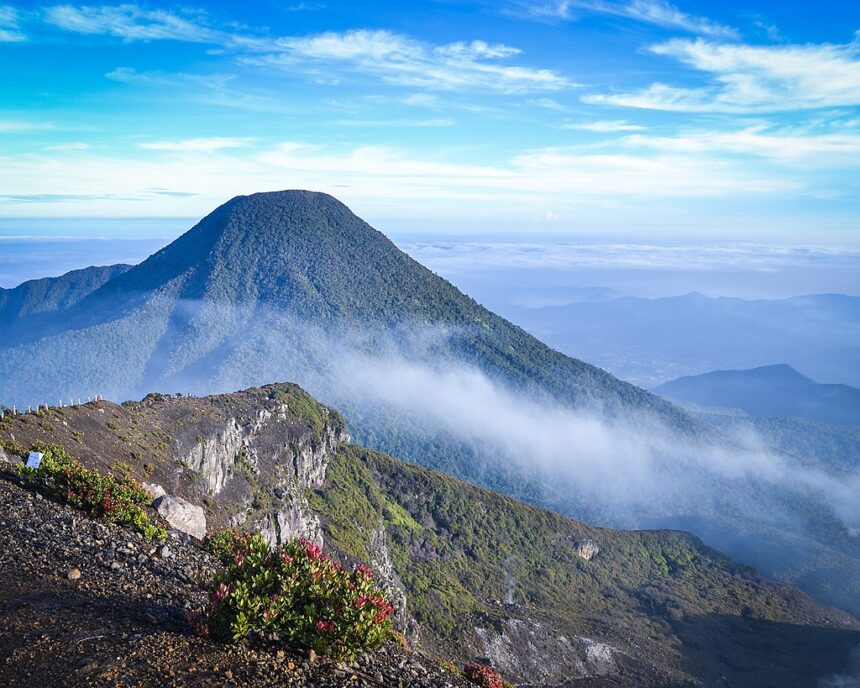 View Gunung Pangrango/ Foto : Wikipedia