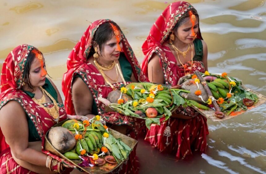 Salah satu prosesi Kartiki Chhath Puja / Foto: Ist