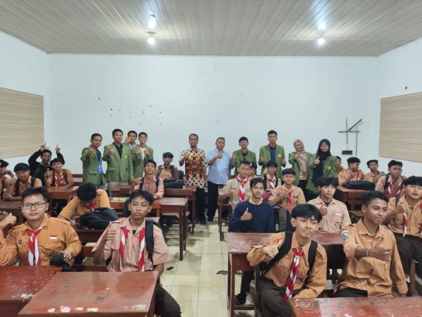 Workshop bertajuk “Belajar Figma: Design Web Menjadi Menarik” di SMK Pawiyatan Surabaya/dok.aktual.co.id