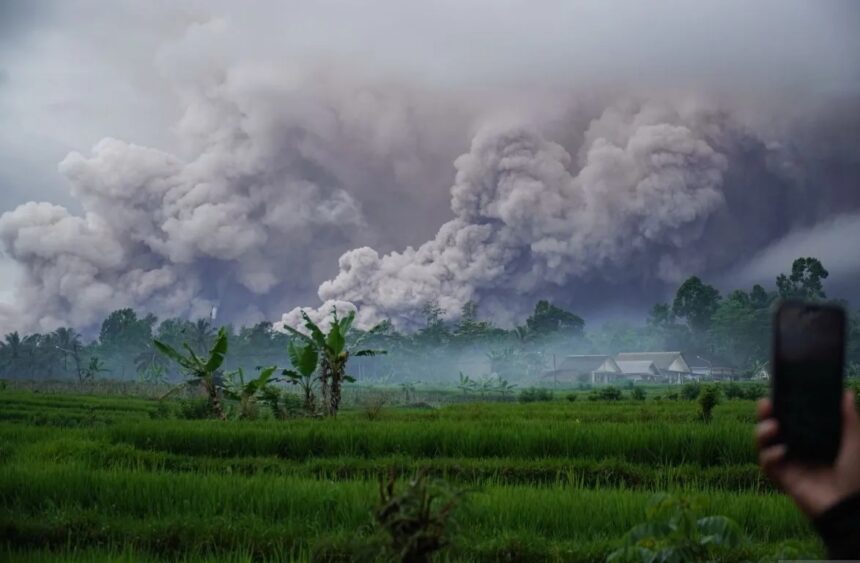Erupsi Gunung Semeru / Foto: Courtesy ANTARA