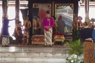 Pakubuwono XIV resmi naik takhta dalam prosesi jumenengan yang digelar Sabtu (15/11) pagi/ Foto: Radar Solo