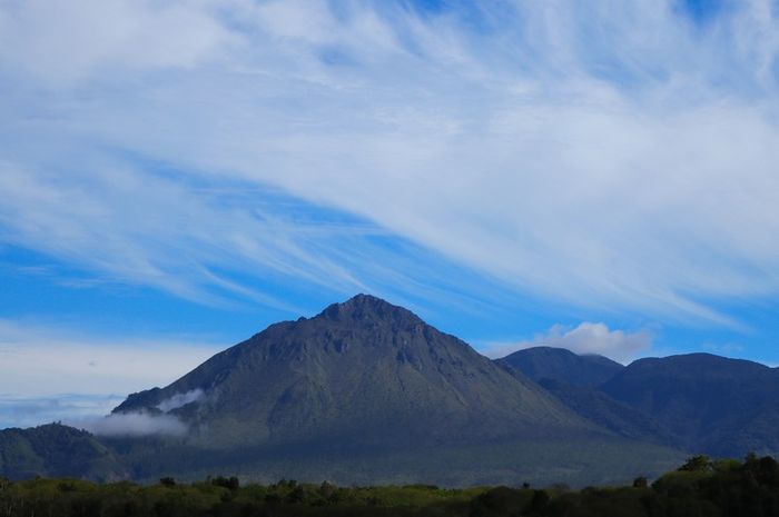 Gunung Bur Ni Telong/ Foto: national geografi