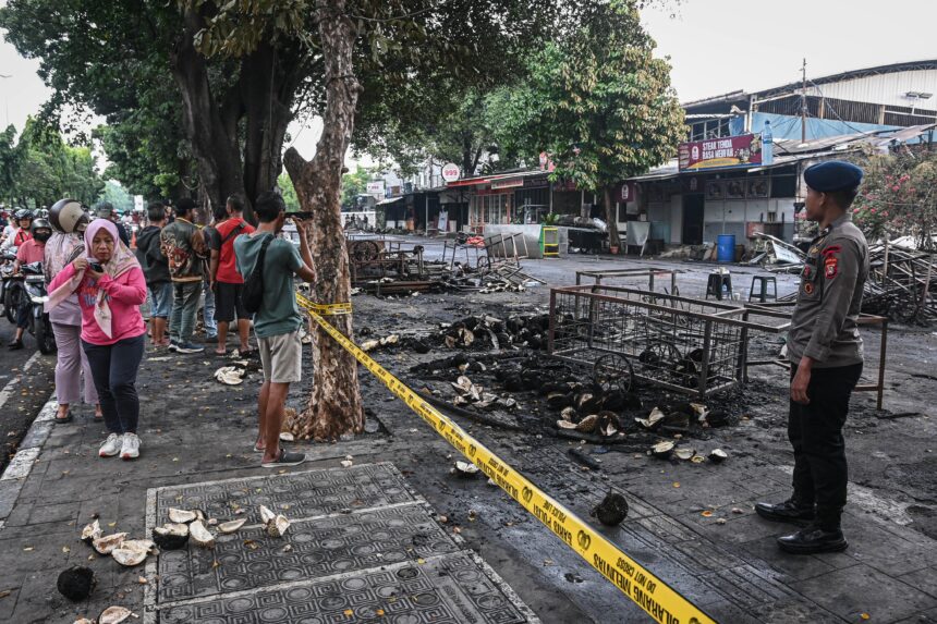 Lokasi pengeroyokan mata elang yang menghanguskan kios di Kalibata/ Foto: X
