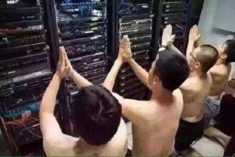 Meme yang menggambarkan kekesalan warganet terhadap cloudflare/ Foto: X