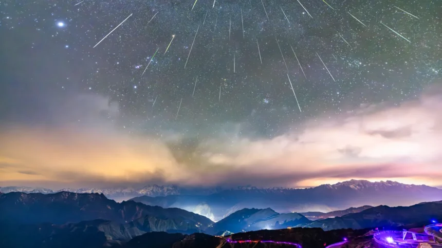 Hujan meteor Geminid yang diambil dari Gunung Niubei di Provinsi Sichuan, Tiongkok/ Foto: capture Space