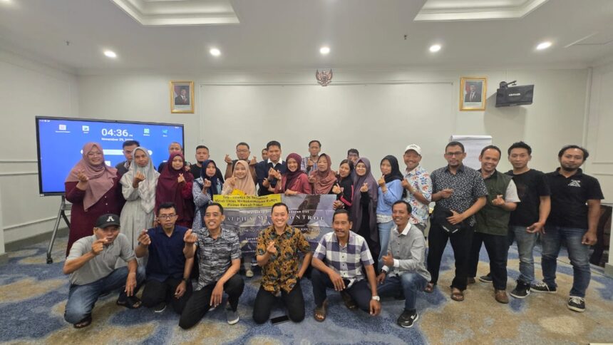 Para peserta foto bersama dengan Firman Pratama / Foto: Firman Pratamana