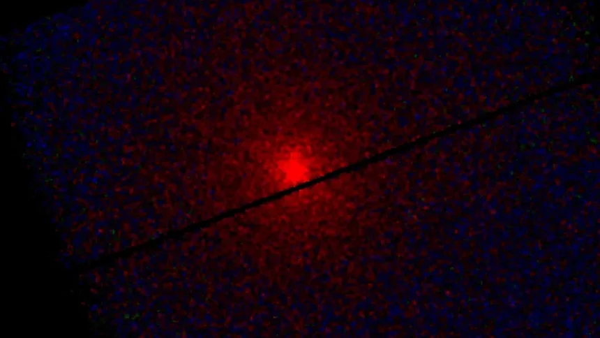 Komet 3I/ATLAS yang tertangkap kamera sinar merah/ foto: capture Space