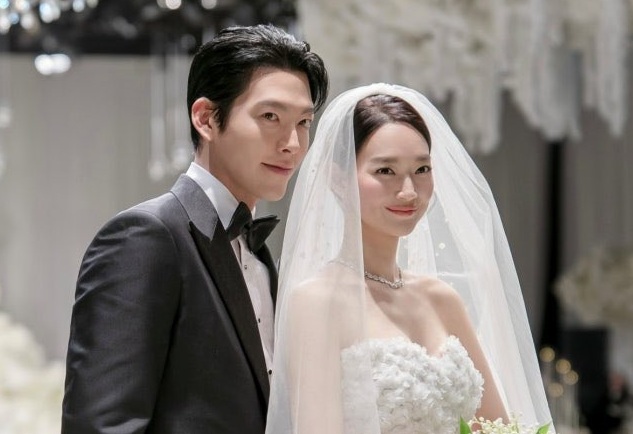 Kim Woo Bin dan Shin Min Ah / Foto: X