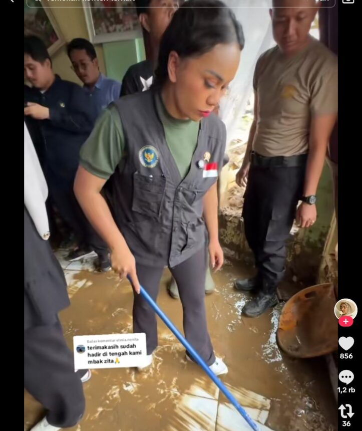 Tangkapan layar sksi Zita Anjani saat ngepel diposting di medsos / Foto: tiktok
