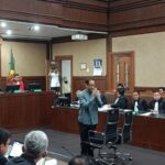 Nadiem Makarim saat menghadiri sidang di PN Jakarta Pusat/ Foto: courtesy KOMPAS