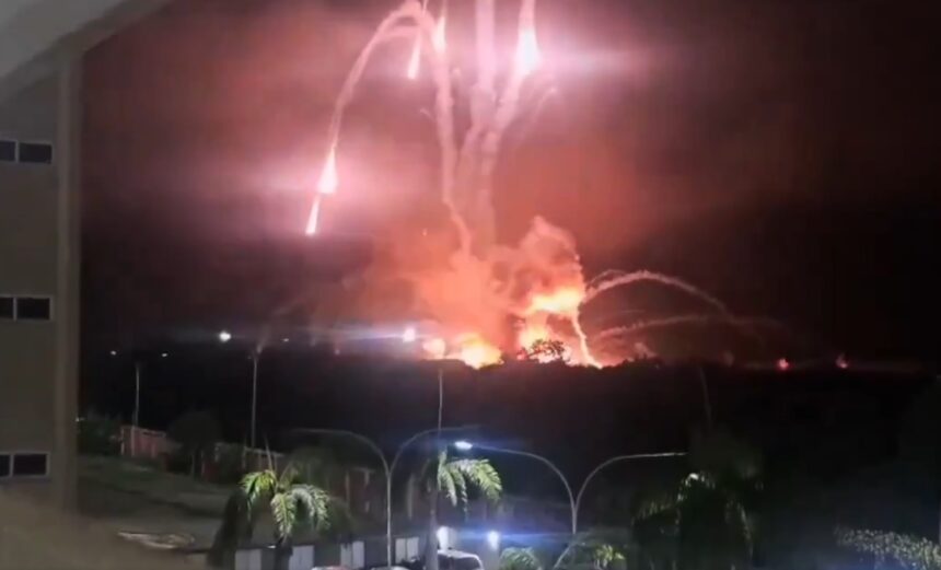 Serangan AS yang memborbardir pangkalan milter di Venezuela/ Foto: capture Ap News