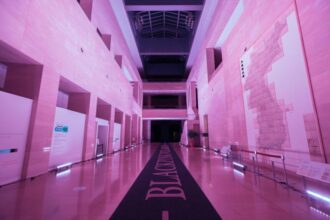 Salah satu sudut Museum Nasional Korea yang berwarna pink/ Foto: the korean times