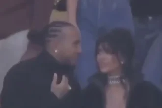 Tertangkap kamera kedekatan Kim Kadarshian dan Lewis Hamilton / Foto: capture PEOPLE